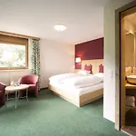 Hotel Garni Maria Grün 3*