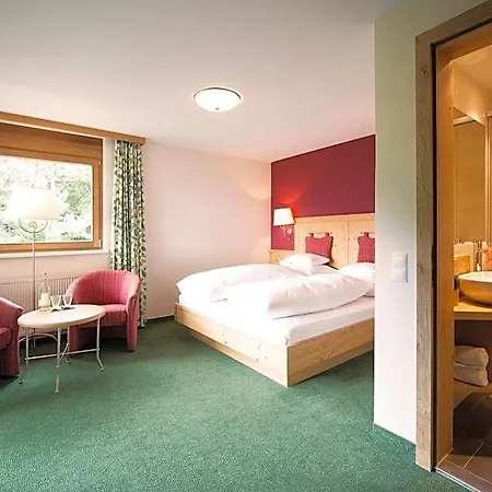 Hotel Garni Maria Gruen 3*